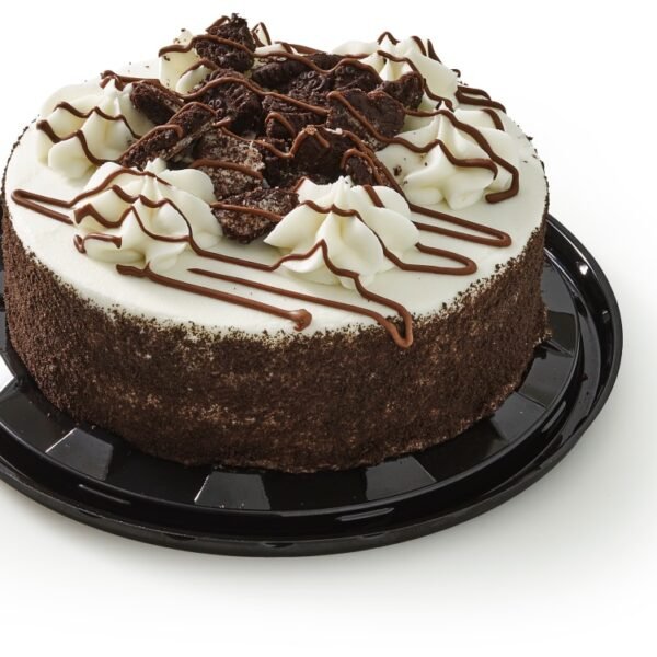 Bakery Fresh Goodness Cookies & Creme Cake